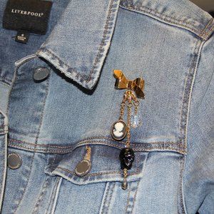 Rare Tarina Tarantino Skull, Cameo & Crystal Pin